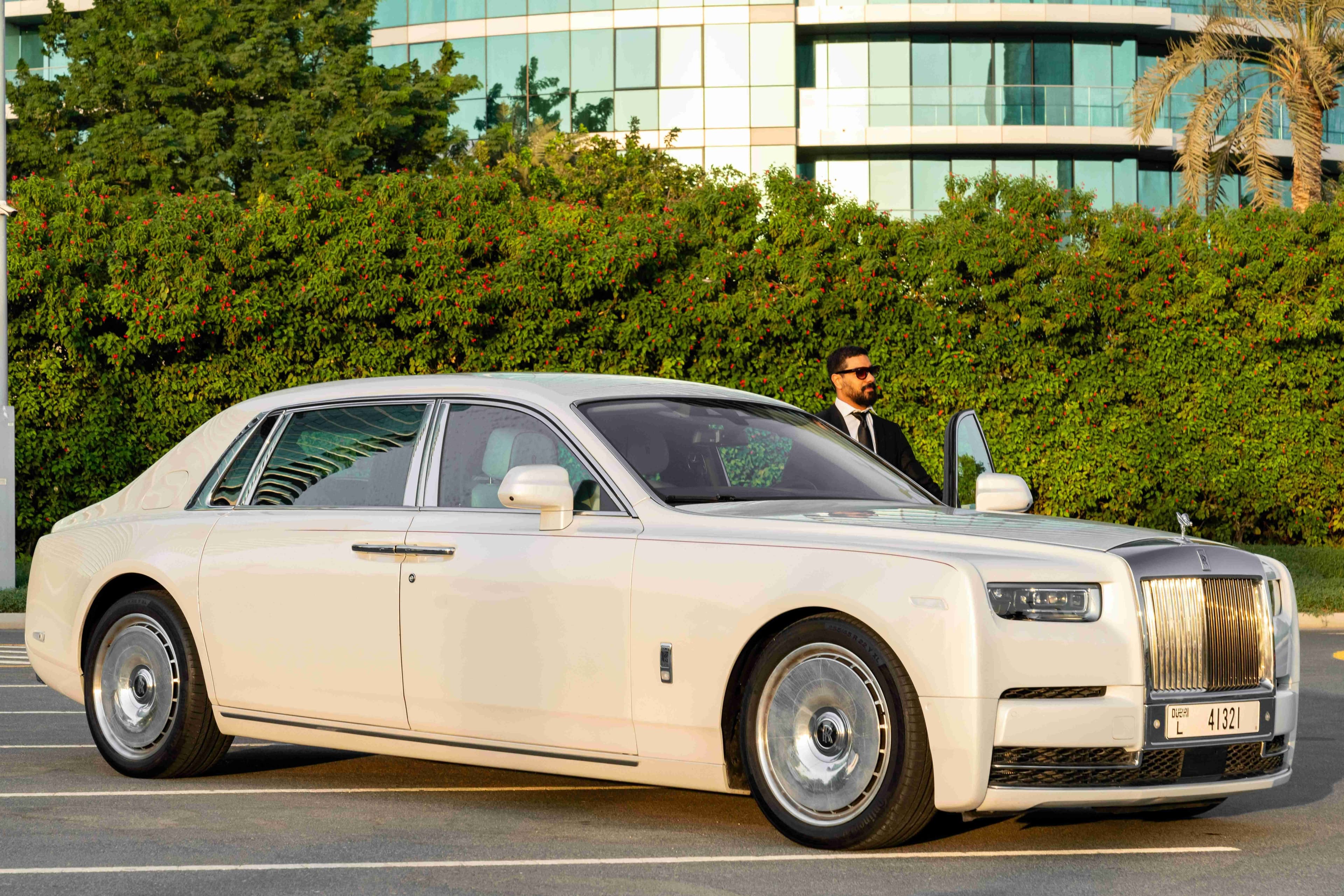 5 Questions You Must Ask Before Booking a Wedding Limo