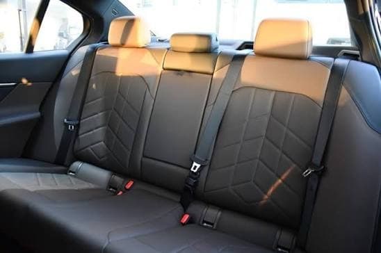 BMW 520i with chauffeur in Dubai — photo 3